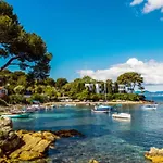 Holiday home Private Garden & Pool 2 Km Antibes