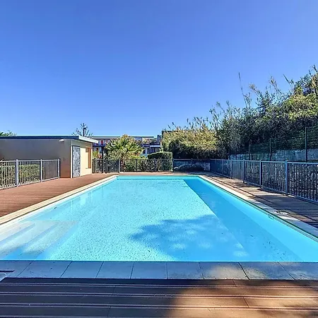 Private Garden & Pool 2 Km 펜션 앙티브