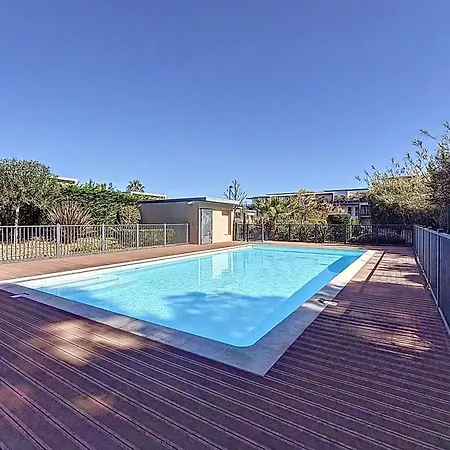 Private Garden & Pool 2 Km 펜션